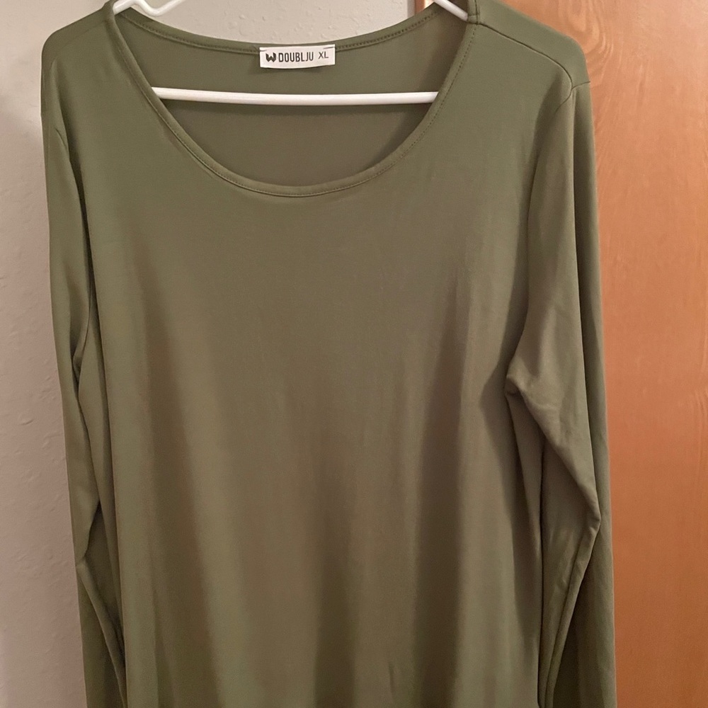 Long sleeve above the knee top